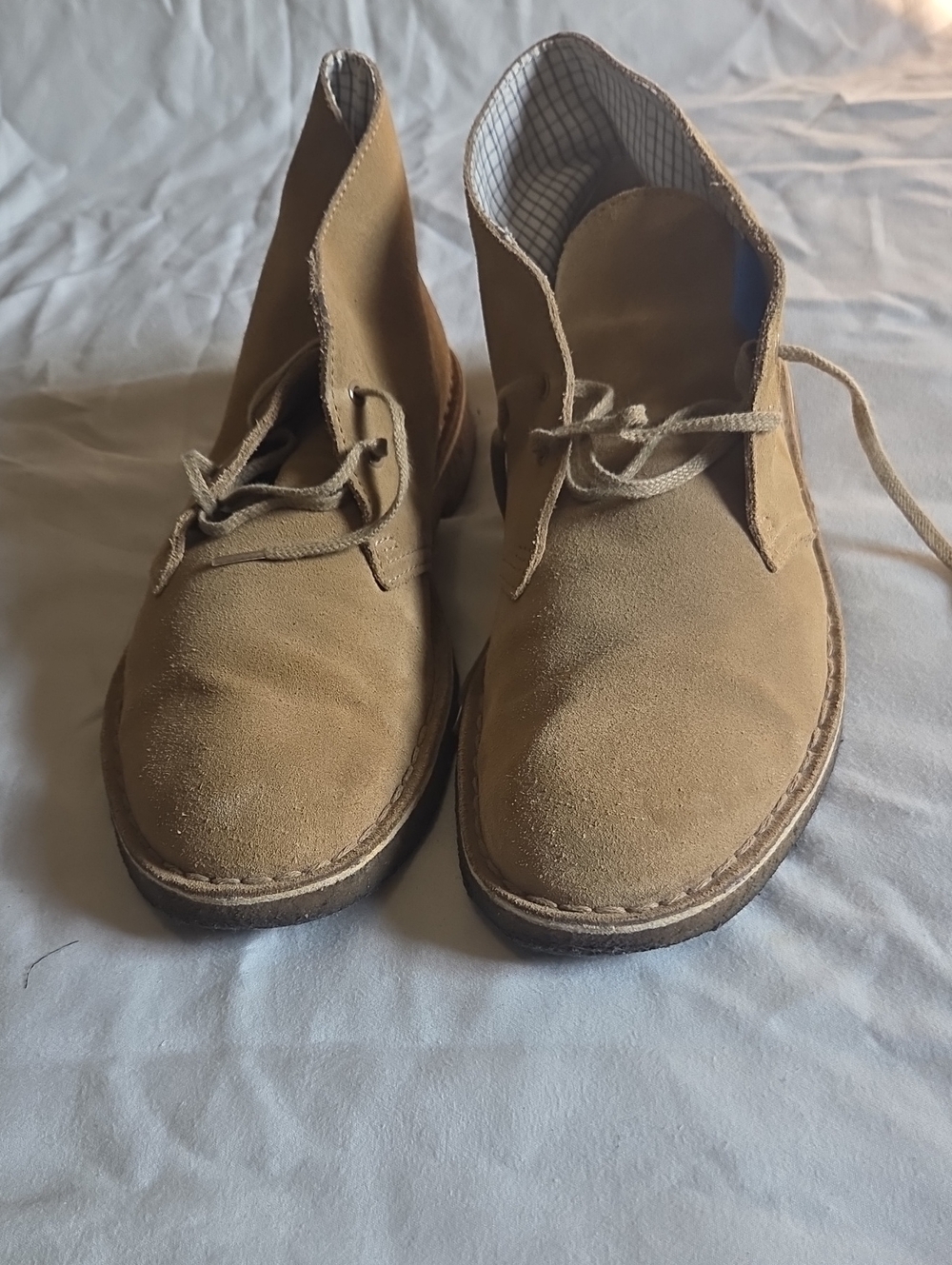 Clarks Men's Tan Suede Chukka Boots